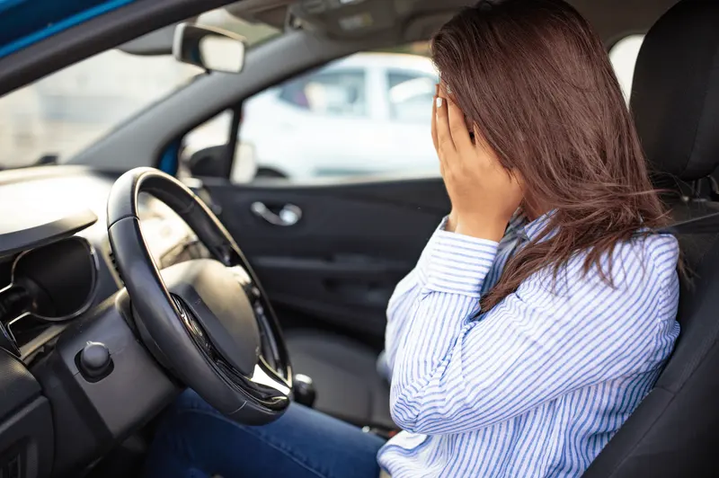 Pourquoi certaines personnes développent une peur de conduire ?